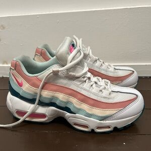 Nike Air Max 95 GS Women’s 6.5; 5Y Plant Color